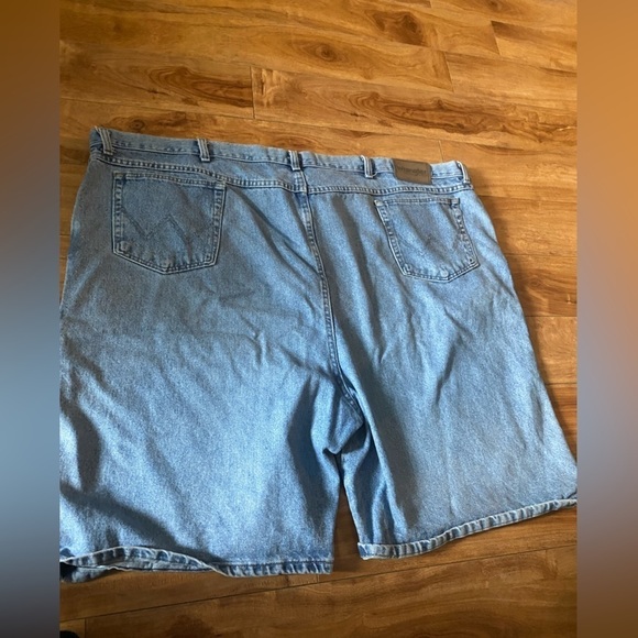 Wranglers Plus Size Mens Retro Style Light wash Denim Shorts (unisex) - Picture 3 of 11